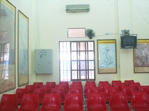 ติดแผนที่หมู่เกาะHoàng SaหรือพาราเซลและTrường Saหรือสเปตรลี่